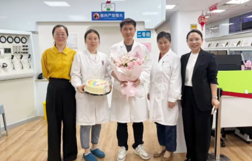 5・12 护士节快乐!致敬最美追梦天使